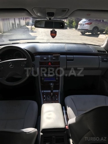Mercedes E 220 2000, 340,000 km - 2.2 l - Bakı