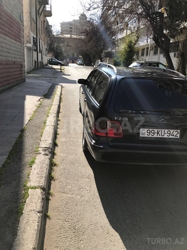 Mercedes E 220 2000, 340,000 km - 2.2 l - Bakı