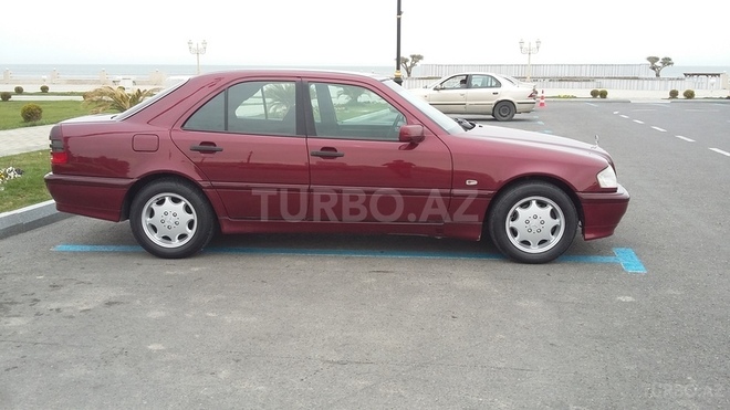 Mercedes C 240 1999, 256,000 km - 2.4 l - Sumqayıt