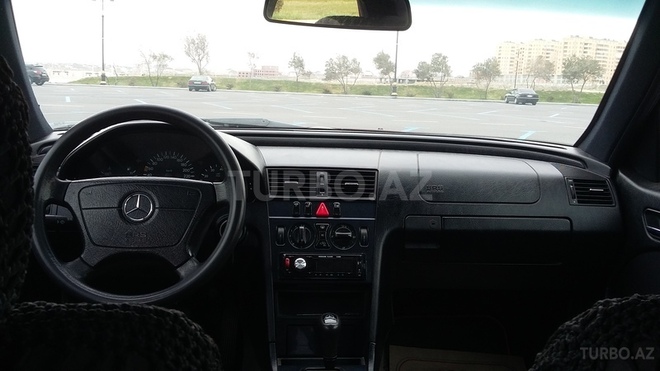 Mercedes C 240 1999, 256,000 km - 2.4 l - Sumqayıt