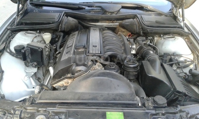 BMW 523 1996, 298,000 km - 2.5 l - Sumqayıt