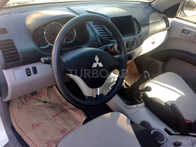 Mitsubishi L200 2014, 77,619 km - 2.5 l - Bakı