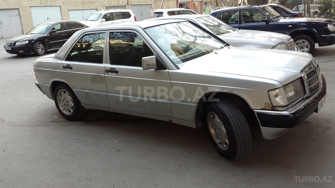 Mercedes 190 1991, 239,000 km - 1.9 л - Bakı