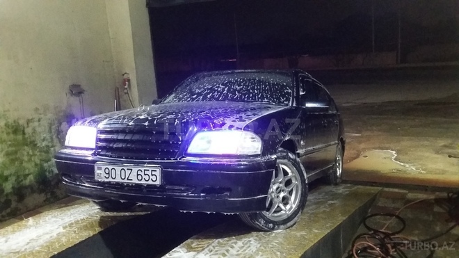 Mercedes C 200 1999, 260,000 km - 2.0 l - Bakı