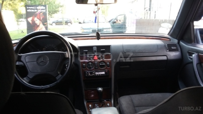 Mercedes C 200 1999, 260,000 km - 2.0 l - Bakı