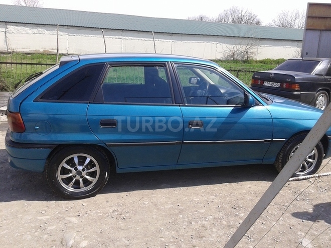 Opel Astra 1995, 400,000 km - 2.0 л - Qəbələ