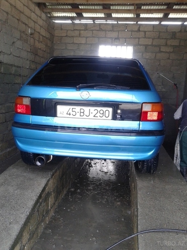 Opel Astra 1995, 400,000 km - 2.0 л - Qəbələ