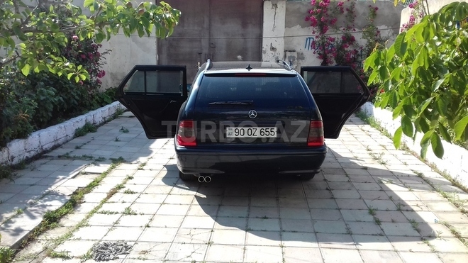 Mercedes C 200 1999, 258,000 km - 2.0 l - Bakı