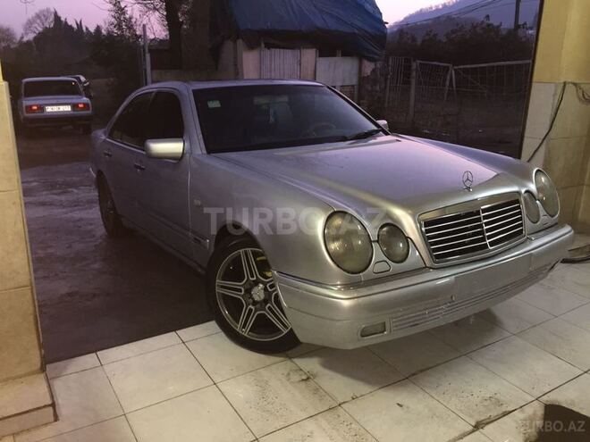 Mercedes E 300 1999, 235,632 km - 3.0 l - Bakı