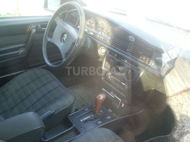 Mercedes 190 1991, 255,000 km - 2.0 l - Şəki