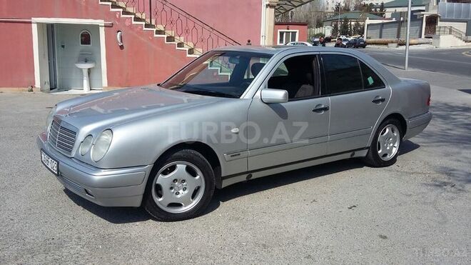 Mercedes E 200 1997, 330,000 km - 2.0 l - Bakı