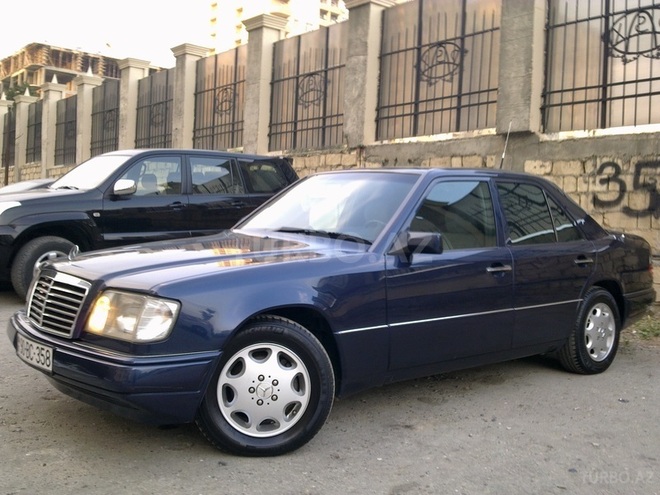 Mercedes E 220 1994, 315,000 km - 2.2 l - Bakı