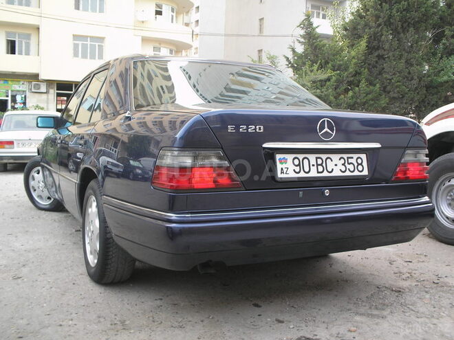 Mercedes E 220 1994, 315,000 km - 2.2 l - Bakı