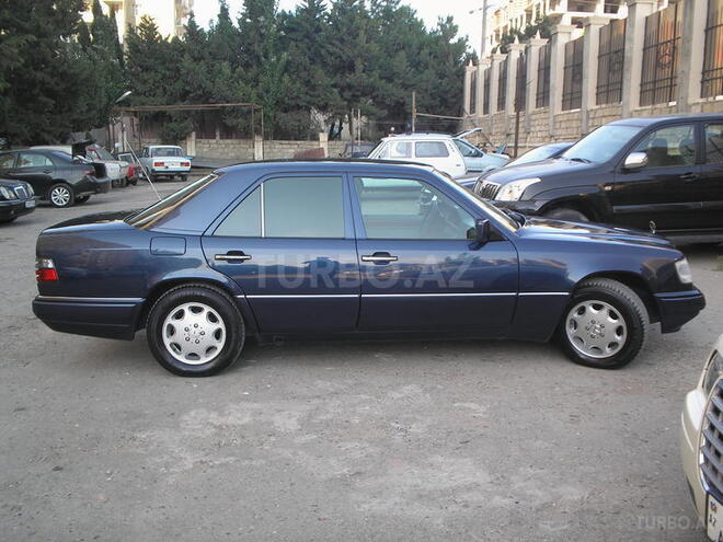 Mercedes E 220 1994, 315,000 km - 2.2 l - Bakı