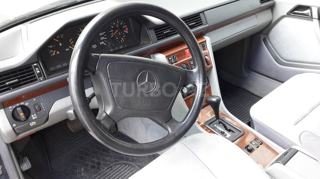 Mercedes E 220 1994, 315,000 km - 2.2 l - Bakı
