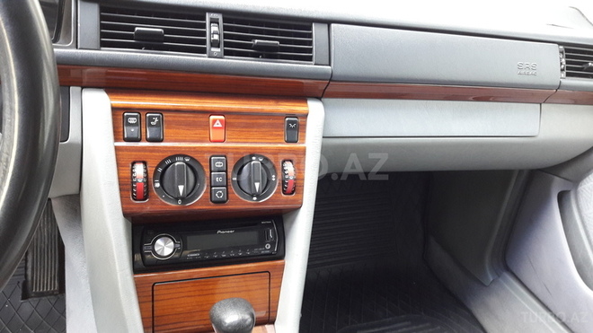 Mercedes E 220 1994, 315,000 km - 2.2 l - Bakı