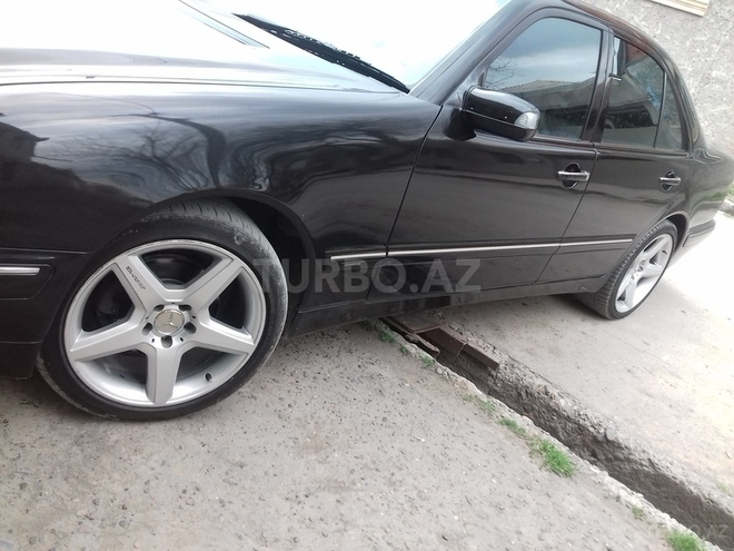 Mercedes E 270 2001, 273,000 km - 2.7 l - Gəncə
