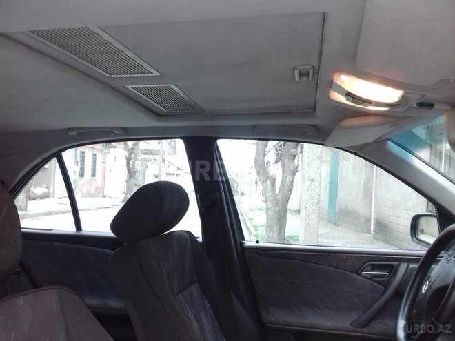 Mercedes E 270 2001, 273,000 km - 2.7 l - Gəncə