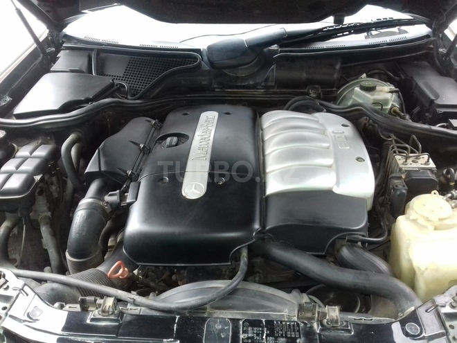Mercedes E 270 2001, 273,000 km - 2.7 l - Gəncə