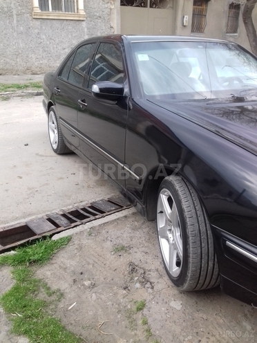 Mercedes E 270 2001, 273,000 km - 2.7 l - Gəncə