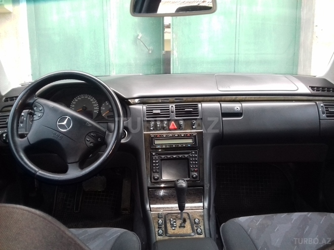Mercedes E 270 2001, 273,000 km - 2.7 l - Gəncə