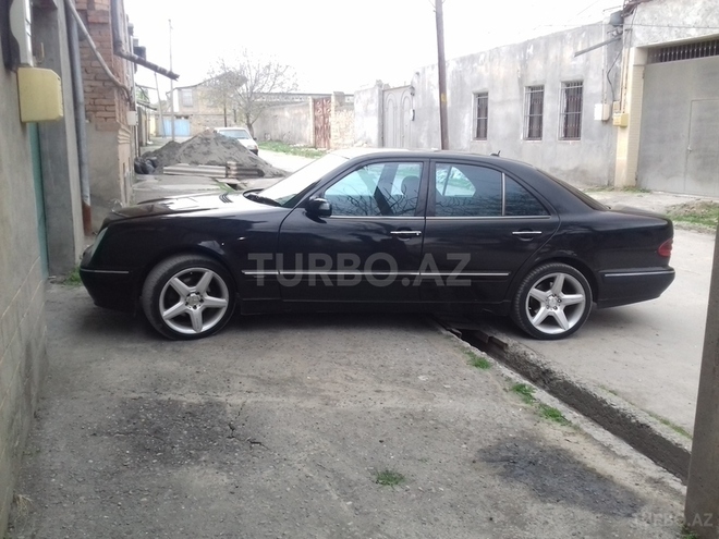 Mercedes E 270 2001, 273,000 km - 2.7 l - Gəncə