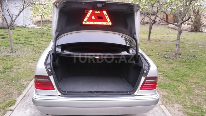 Mercedes E 240 1998, 265,000 km - 2.4 l - Oğuz