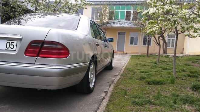 Mercedes E 240 1998, 265,000 km - 2.4 l - Oğuz
