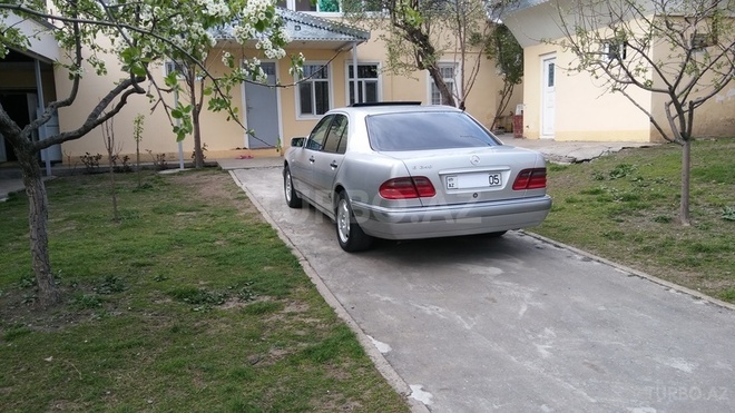 Mercedes E 240 1998, 265,000 km - 2.4 l - Oğuz