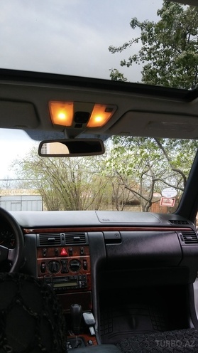 Mercedes E 240 1998, 265,000 km - 2.4 л - Oğuz