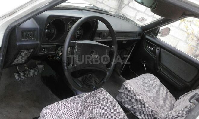 GAZ 24 1988, 338,000 km - 2.4 l - Bakı