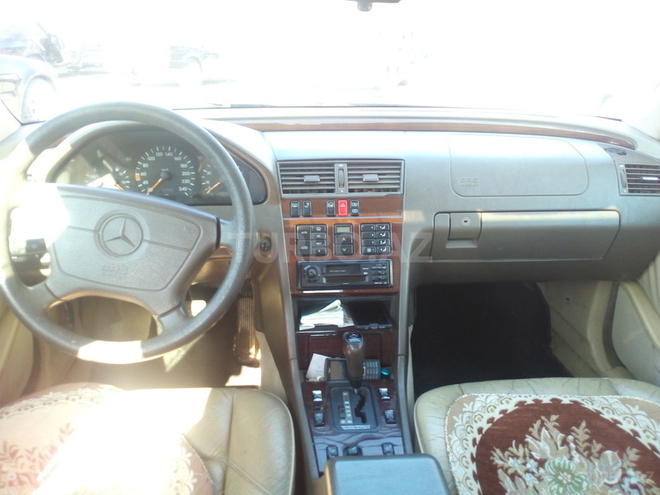 Mercedes C 180 1995, 404,000 km - 1.8 л - Bakı