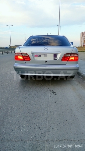 Mercedes E 270 1999, 209,000 km - 2.7 l - Bakı