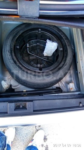 Mercedes E 270 1999, 209,000 km - 2.7 l - Bakı