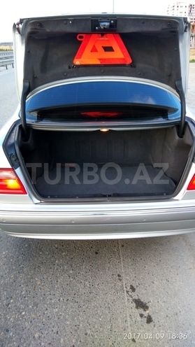 Mercedes E 270 1999, 209,000 km - 2.7 l - Bakı