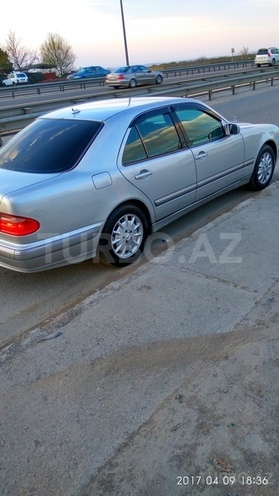 Mercedes E 270 1999, 209,000 km - 2.7 l - Bakı