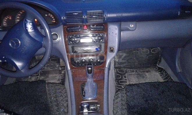 Mercedes C 220 2001, 327,000 km - 2.2 l - Xırdalan