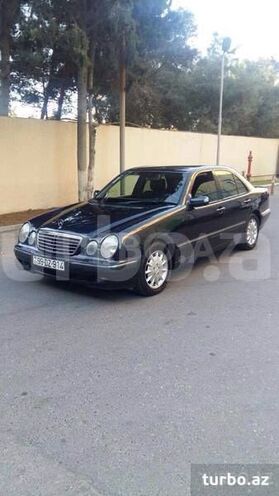 Mercedes E 220 2000, 289,000 km - 2.2 l - Bakı