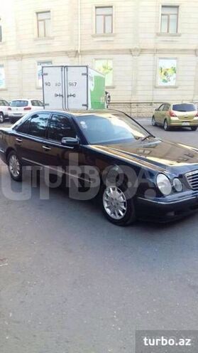 Mercedes E 220 2000, 289,000 km - 2.2 l - Bakı
