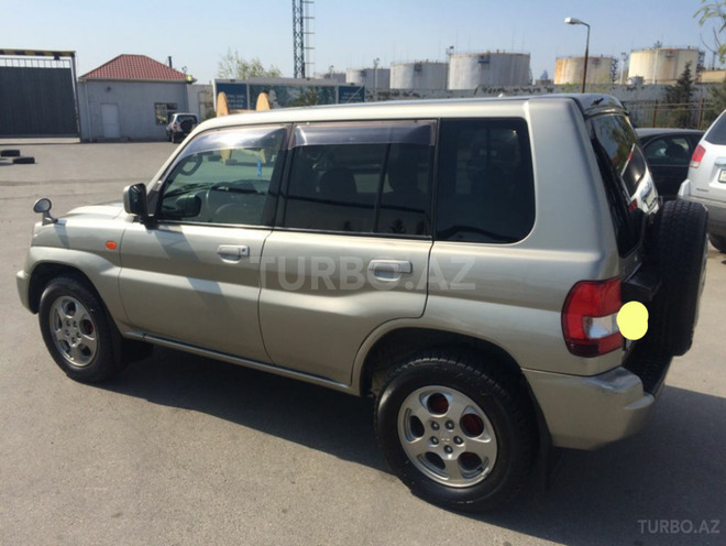 Mitsubishi Pajero io 2001, 185,000 km - 2.0 l - Bakı