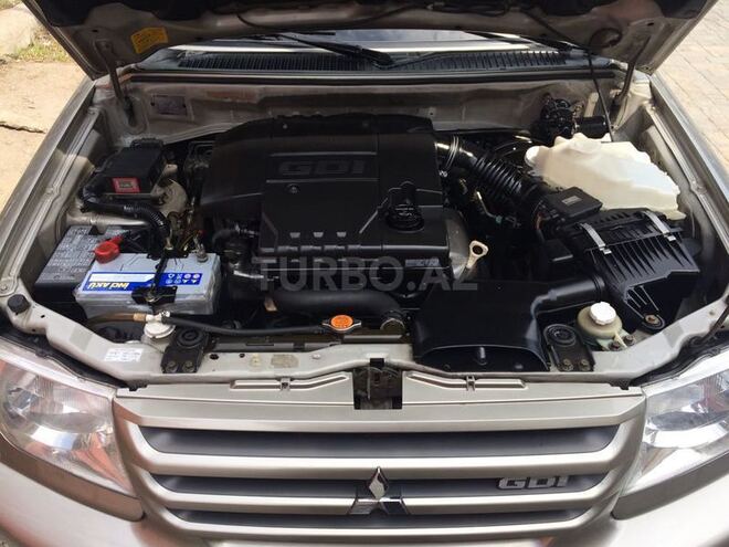 Mitsubishi Pajero io 2001, 185,000 km - 2.0 l - Bakı