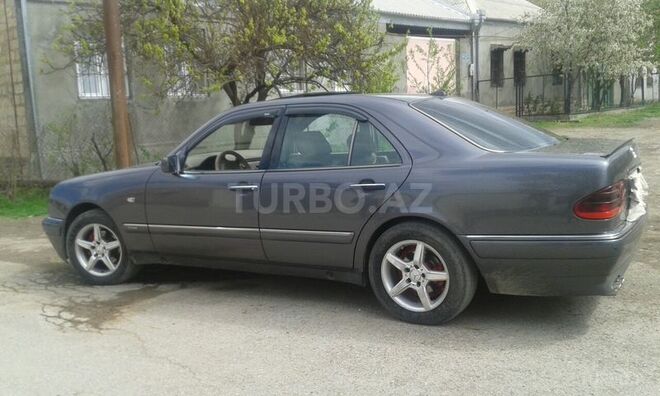 Mercedes E 220 1997, 222,542 km - 2.2 л - Gəncə