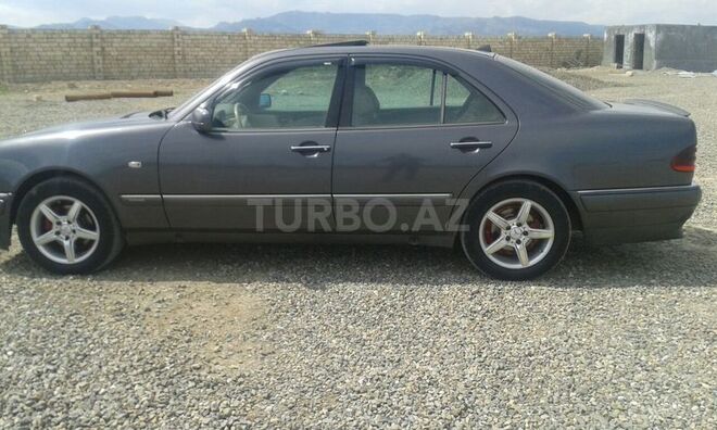 Mercedes E 220 1997, 222,542 km - 2.2 л - Gəncə