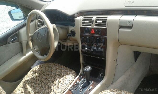 Mercedes E 220 1997, 222,542 km - 2.2 л - Gəncə