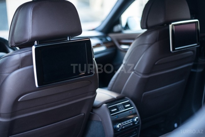 BMW 750 2014, 57,000 km - 4.4 л - Bakı
