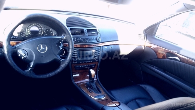 Mercedes E 270 2002, 242,000 km - 2.7 l - Bakı