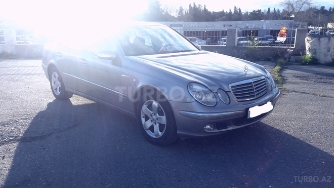 Mercedes E 270 2002, 242,000 km - 2.7 l - Bakı