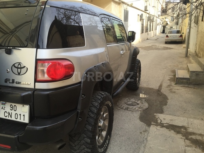 Toyota FJ Cruiser 2009, 150,000 km - 4.0 l - Bakı