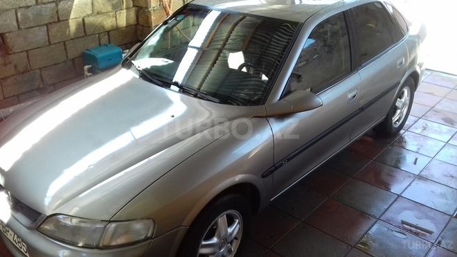 Opel Vectra 1996, 240,000 km - 2.0 л - Bakı