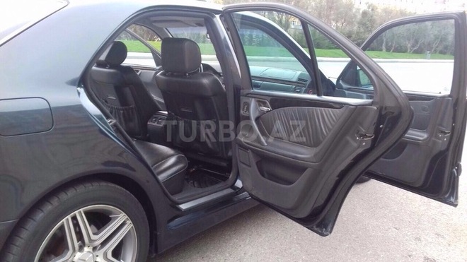 Mercedes E 240 1999, 240,000 km - 0.3 l - Bakı